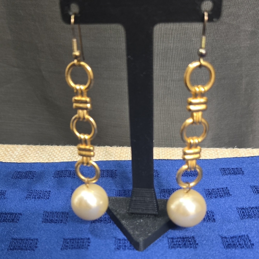 SALE! Vintage Gold Link Drop Earrings with Pearl Accent